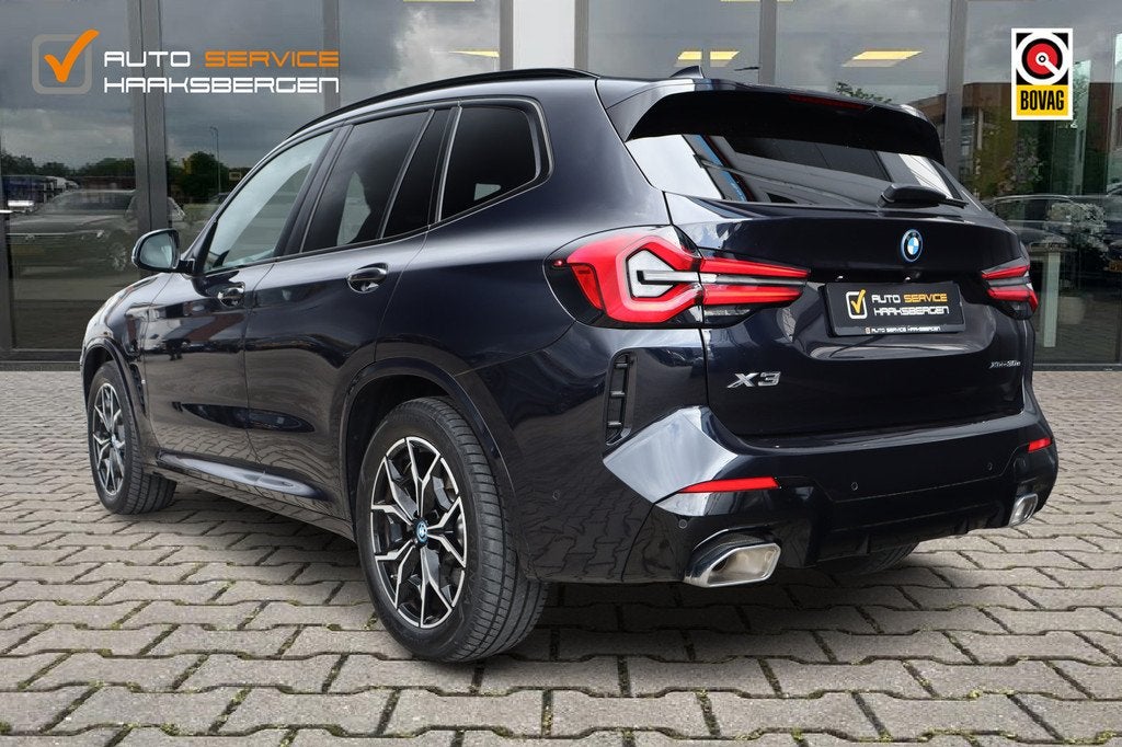 BMW X3 xDrive30e M-Sport | Led | Memory | Leder | (bj 2023), Auto's, 1998 cc, Gebruikt, Zwart, 2000 kg