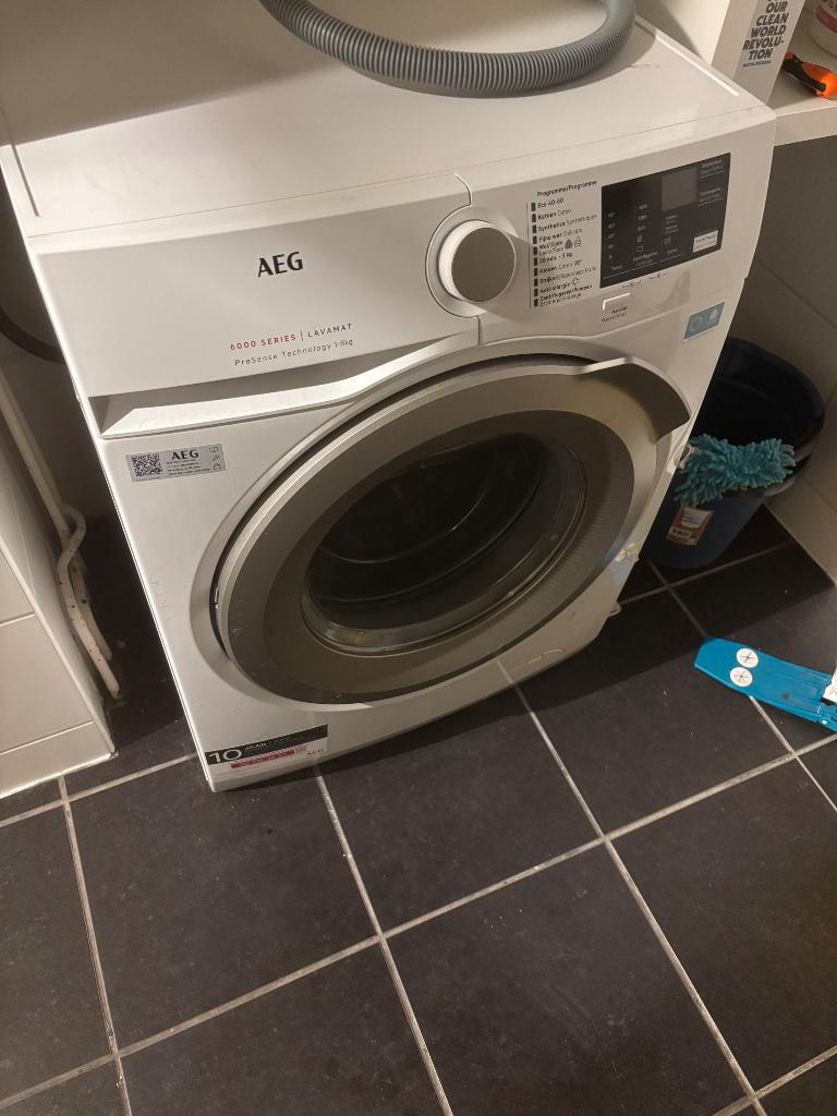 AEG 6 series, Ophalen, 6 tot 8 kg, Minder dan 85 cm, Voorlader