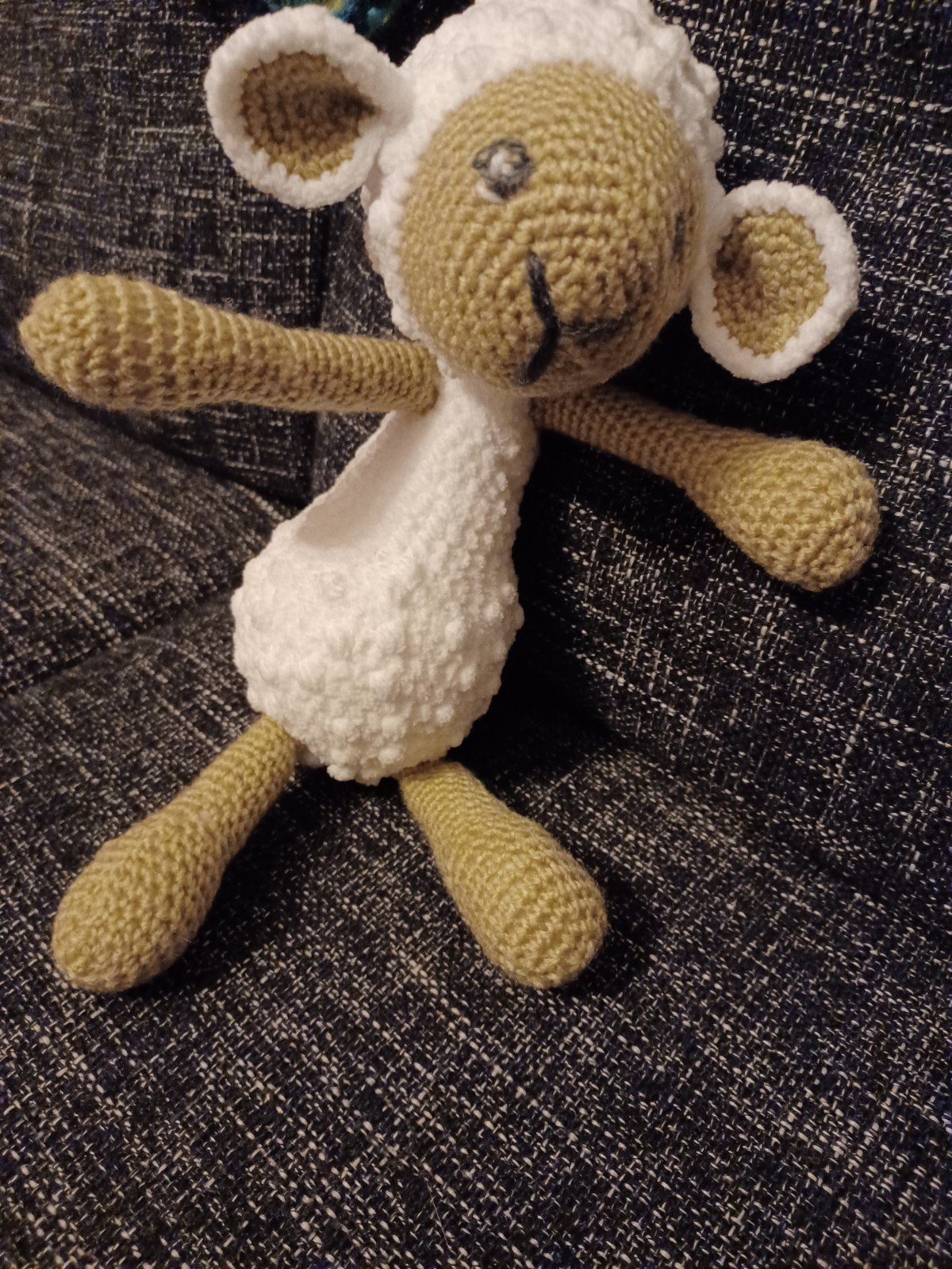 Gehaakte schaapknuffel, Handgemaakt, Overige typen, Ophalen of Verzenden, Zo goed als nieuw