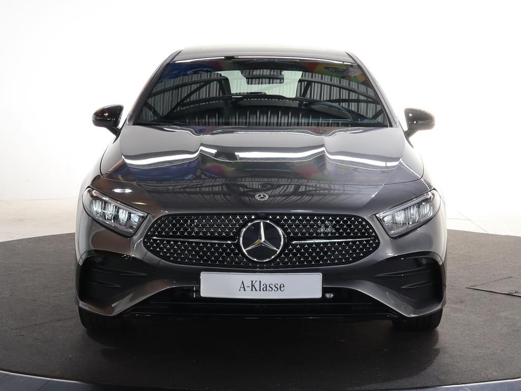 Mercedes-Benz A-klasse 250e Star Edition AMG Line | Night |, Auto's, Gebruikt, 4 cilinders, Bedrijf, Hybride Elektrisch/Benzine