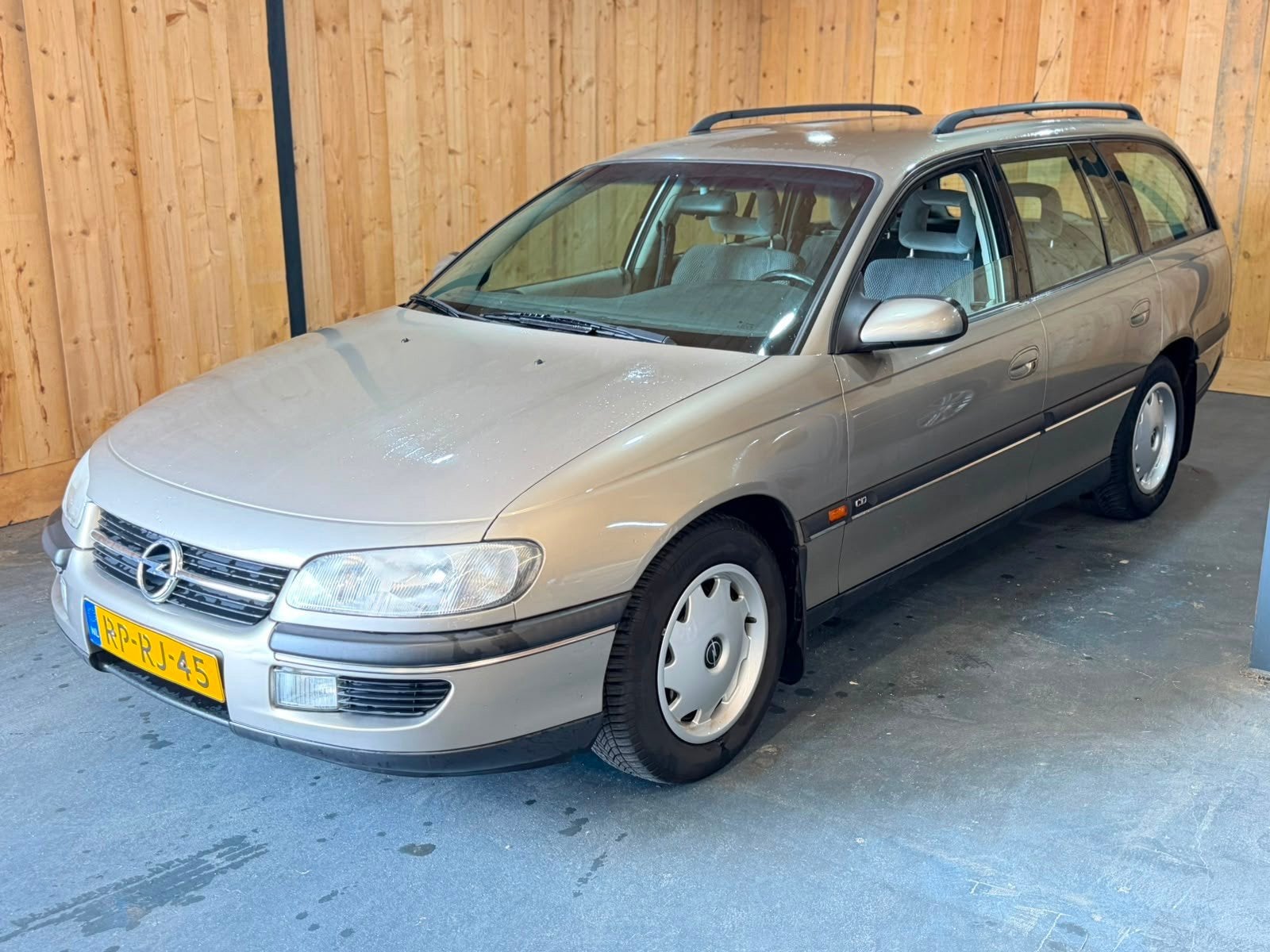 Opel Omega Wagon 2.5i V6 CD Business Automaat 1E Eigenaar, Auto's, Omega, Achterwielaandrijving, Gebruikt, 2498 cc