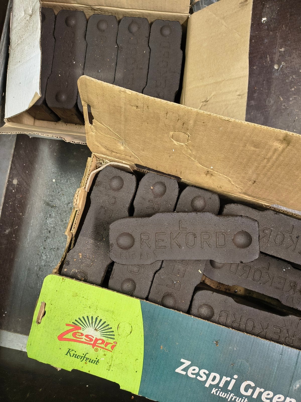 Bruinkool briketten, Rekord, Minder dan 3 m³, Ophalen, Blokken