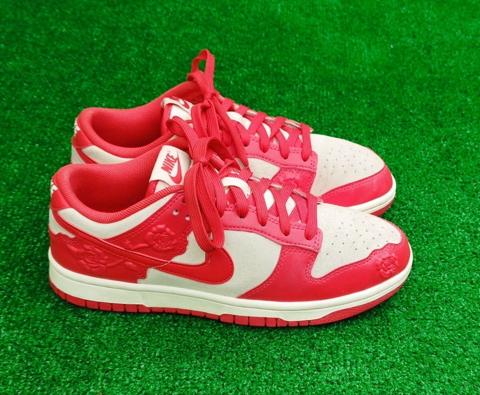 Nike Dunk Low Valentine's -100 Maat 38, Nike Inc., Nike, Ophalen of Verzenden, One Bowerman Drive, Beaverton, Oregon 97005, USA
