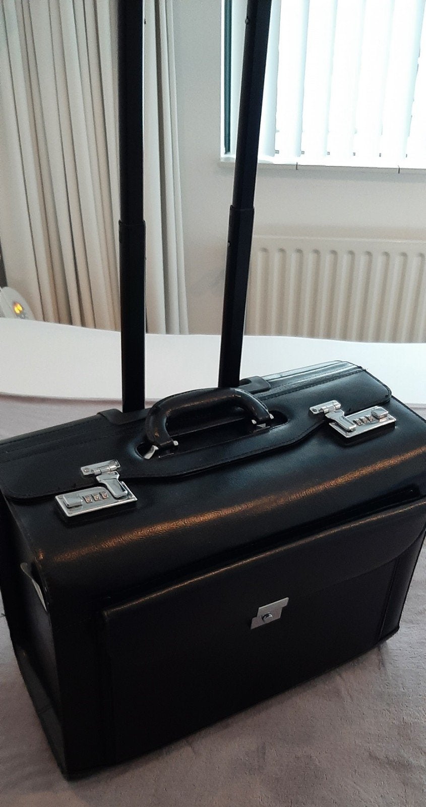 Zwarte Pilotenkoffer met Trolley, Cijferslot en Vakken NIEUW, Ophalen, 40 tot 60 cm, 30 cm of meer, Zwart