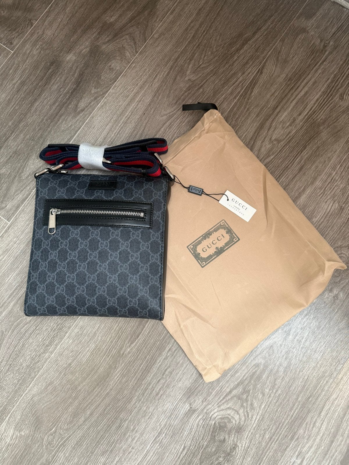 Gucci heren tas - Nieuw met dustbag, Ophalen of Verzenden, Nieuw, Zwart, Schoudertasje