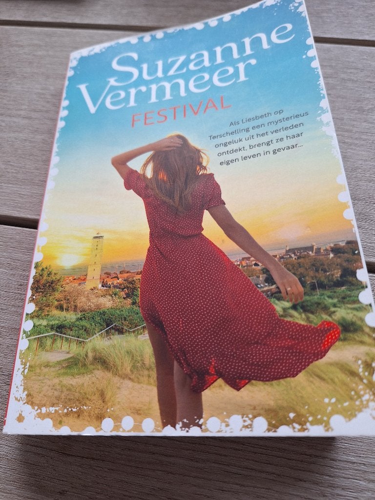 Thriller: Festival (Suzanne Vermeer), Ophalen of Verzenden, Zo goed als nieuw, Suzanne Vermeer