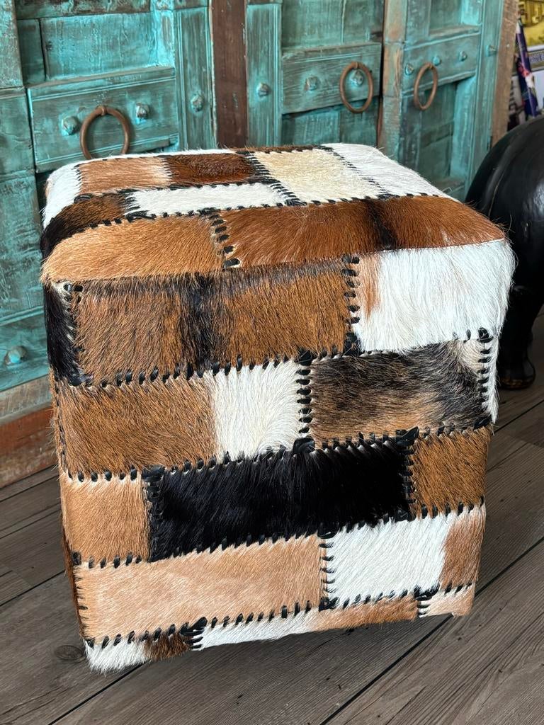 Unieke poef van geitenhuid - Patchwork design, Ophalen, Minder dan 50 cm, Vierkant, Zo goed als nieuw