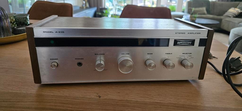 Werkende Vintage Superscope Stereo Amplifier Model A-235, Ophalen