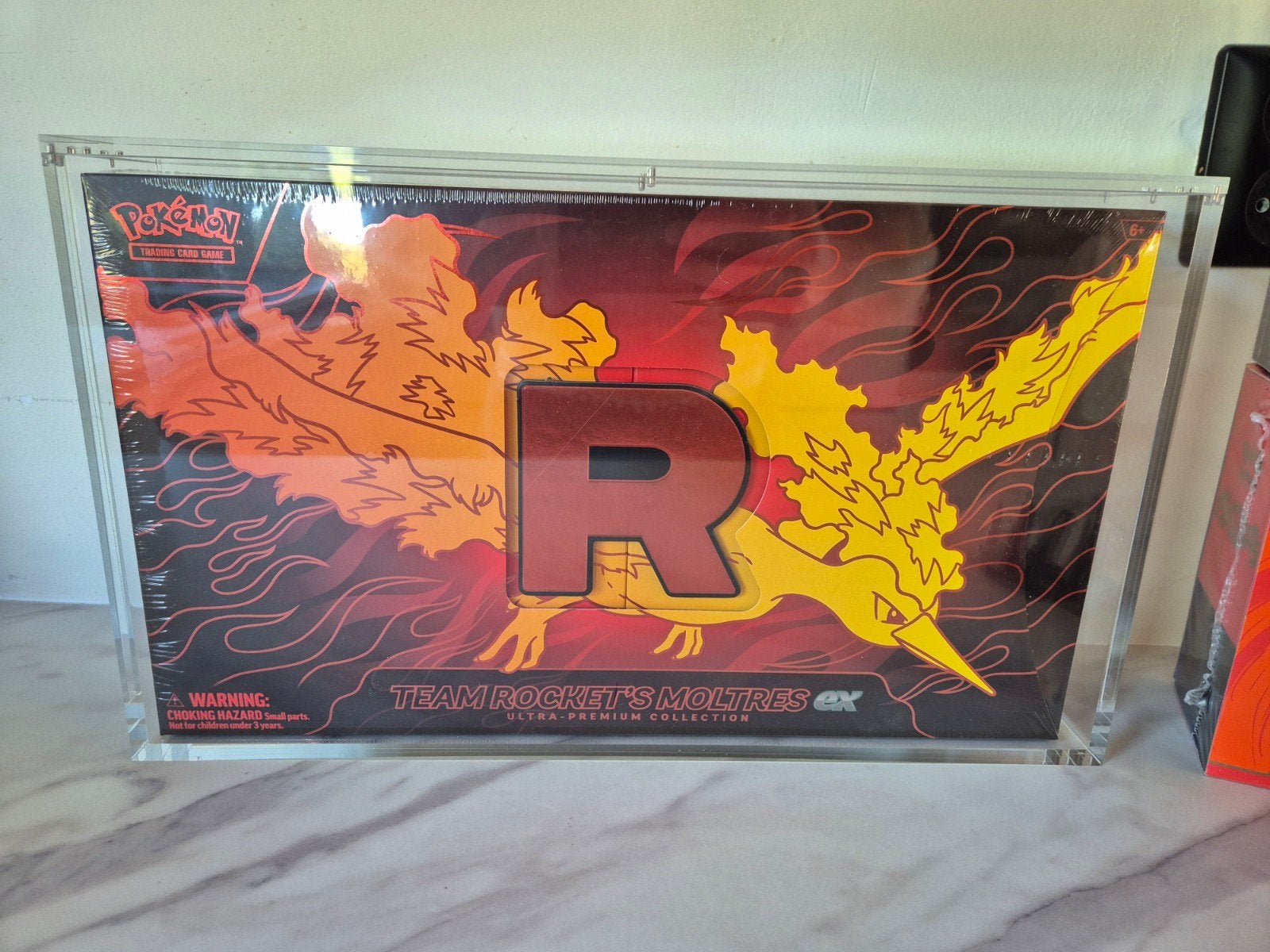 Pokémon Moltres UPC incl. acryl, Ophalen of Verzenden, Zo goed als nieuw