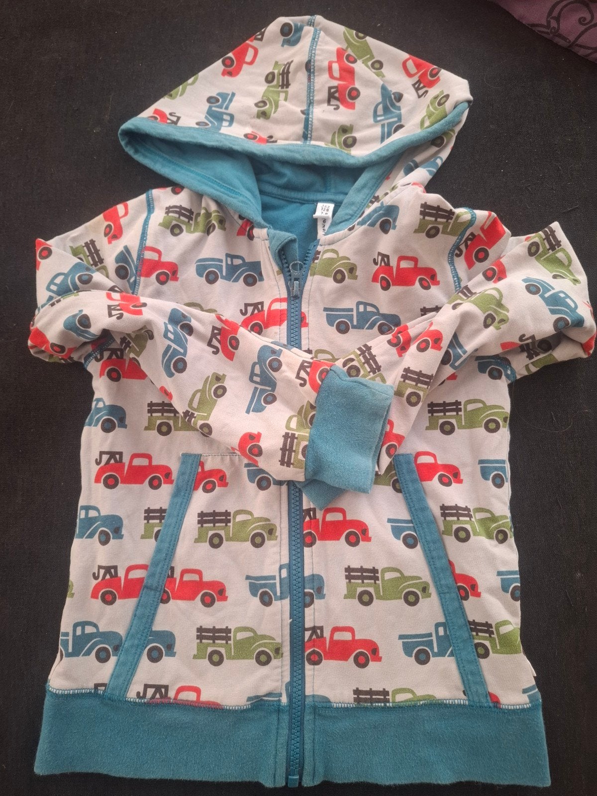 Maxomorra vestje maat 122/128 met auto's, Gebruikt, Jongen of Meisje, Trui of Vest, Ophalen of Verzenden