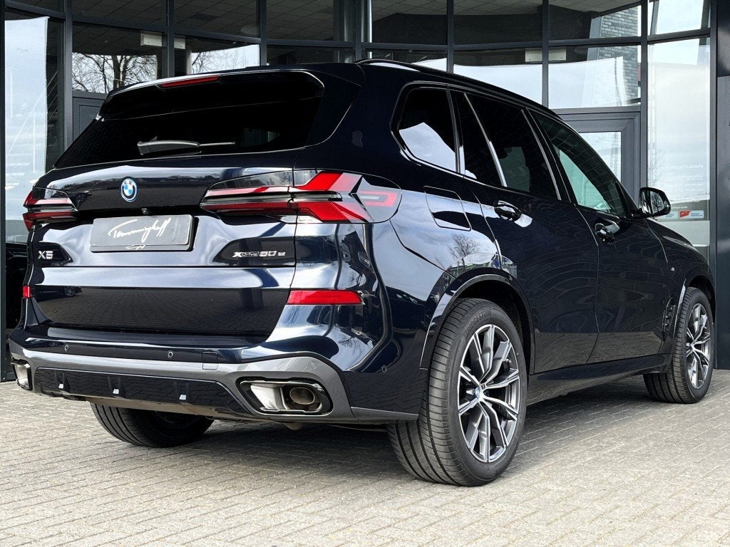 Bmw X5 XDRIVE50E M-SPORT - PANO - SKY LOUNGE - LUCHTV. - TRE, Auto's, Gebruikt, 2395 kg, Zwart, Bedrijf