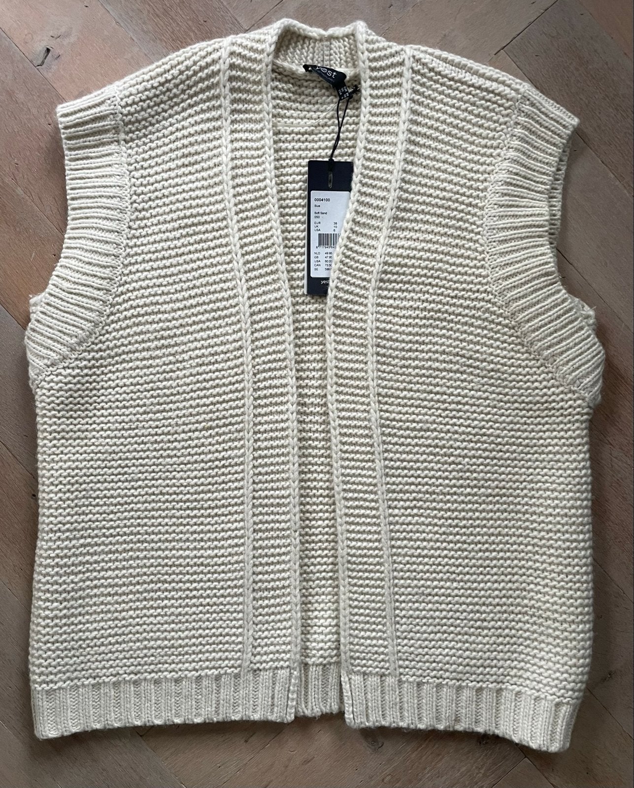 Yest  gebreid vest zonder mouwen - Nieuw, Ophalen of Verzenden, Nieuw, Maat 38/40 (M), Beige