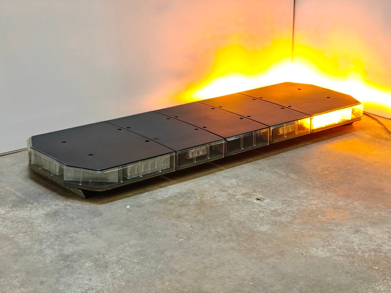 Code 3 Defender lichtbalken zwaailamp zwaailicht flitsbalk, Verzenden