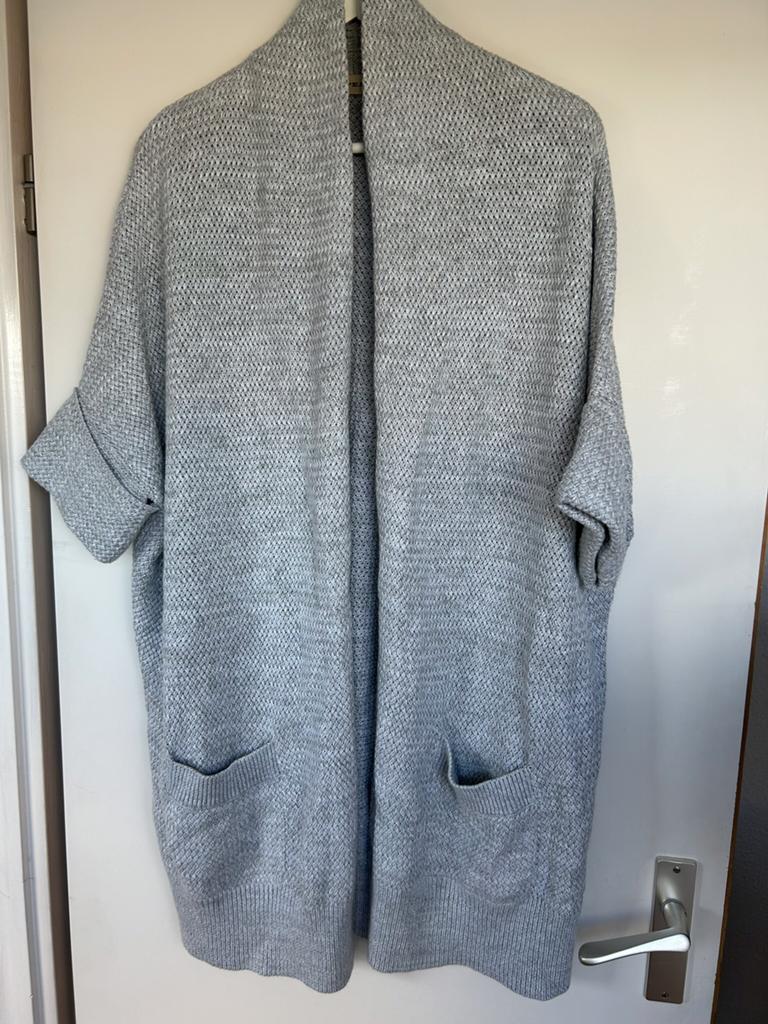 REPEAT lichtblauw/grijs gebreid vest , maat L/XL, Ophalen of Verzenden, Zo goed als nieuw, Maat 46/48 (XL) of groter, Grijs