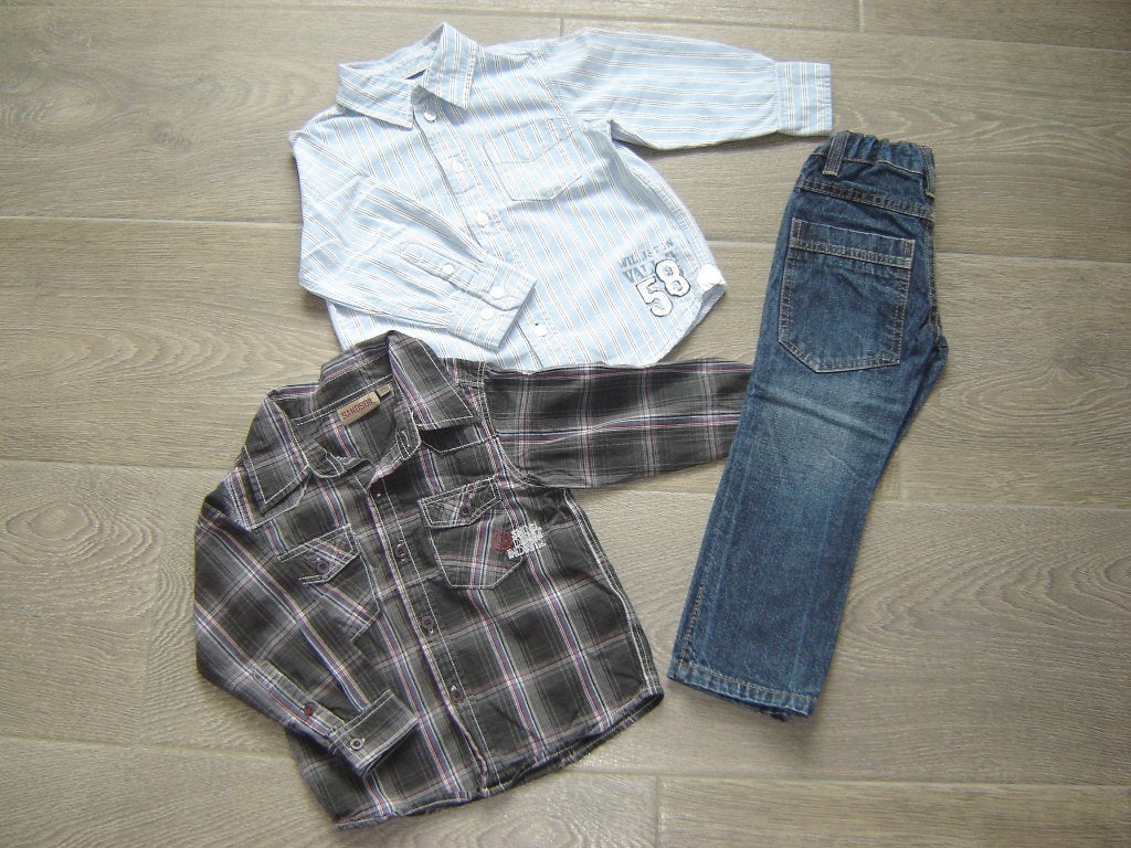 Jongens kledingset: 2 overhemden en een spijkerbroek 98, Kinderen en Baby's, Kinderkleding | Maat 98, Gebruikt, Overhemd of Blouse