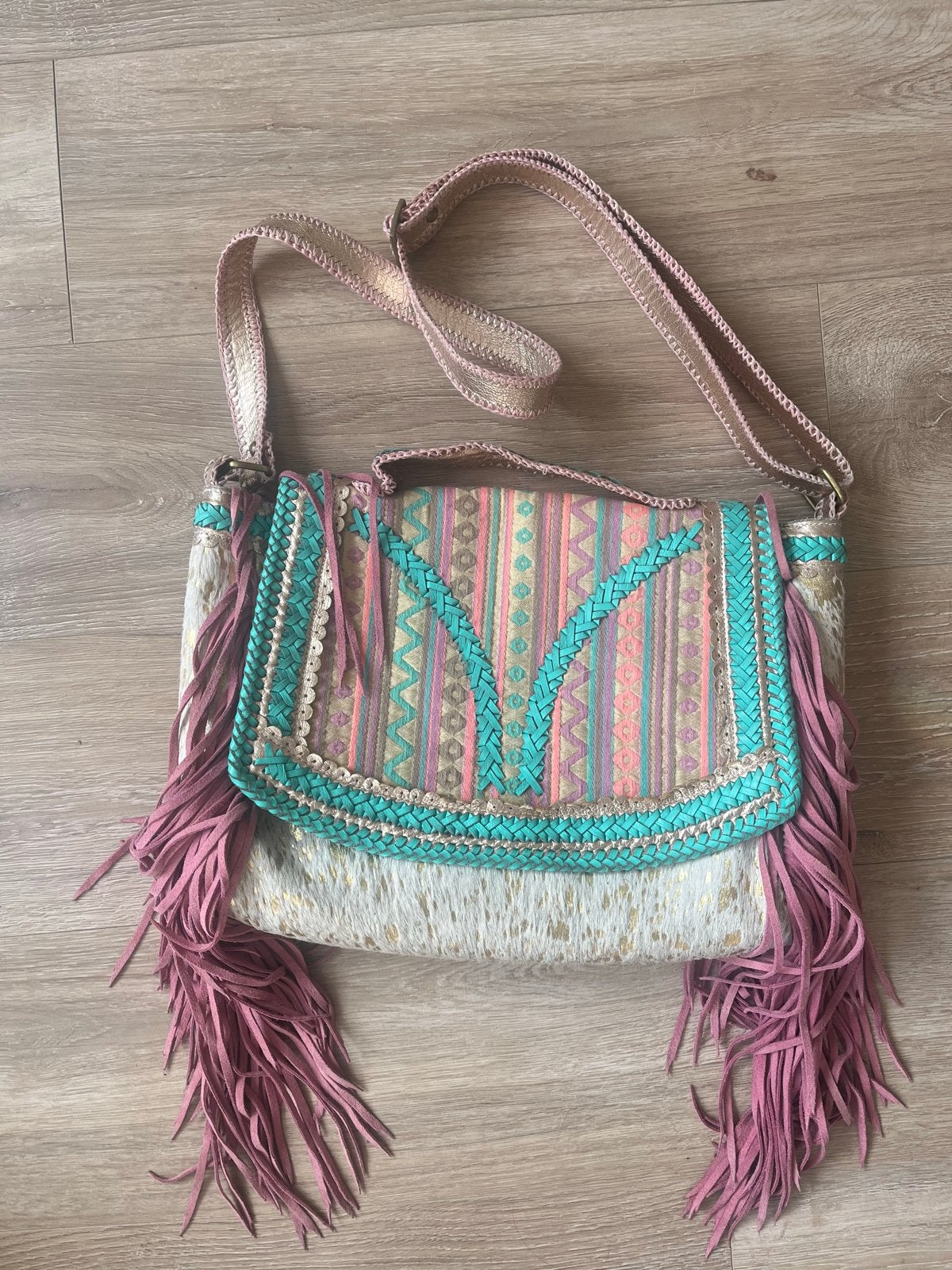 World Family Ibiza tas met franjes en borduursels, Sieraden, Tassen en Uiterlijk, Tassen | Damestassen, Ophalen of Verzenden, Gebruikt