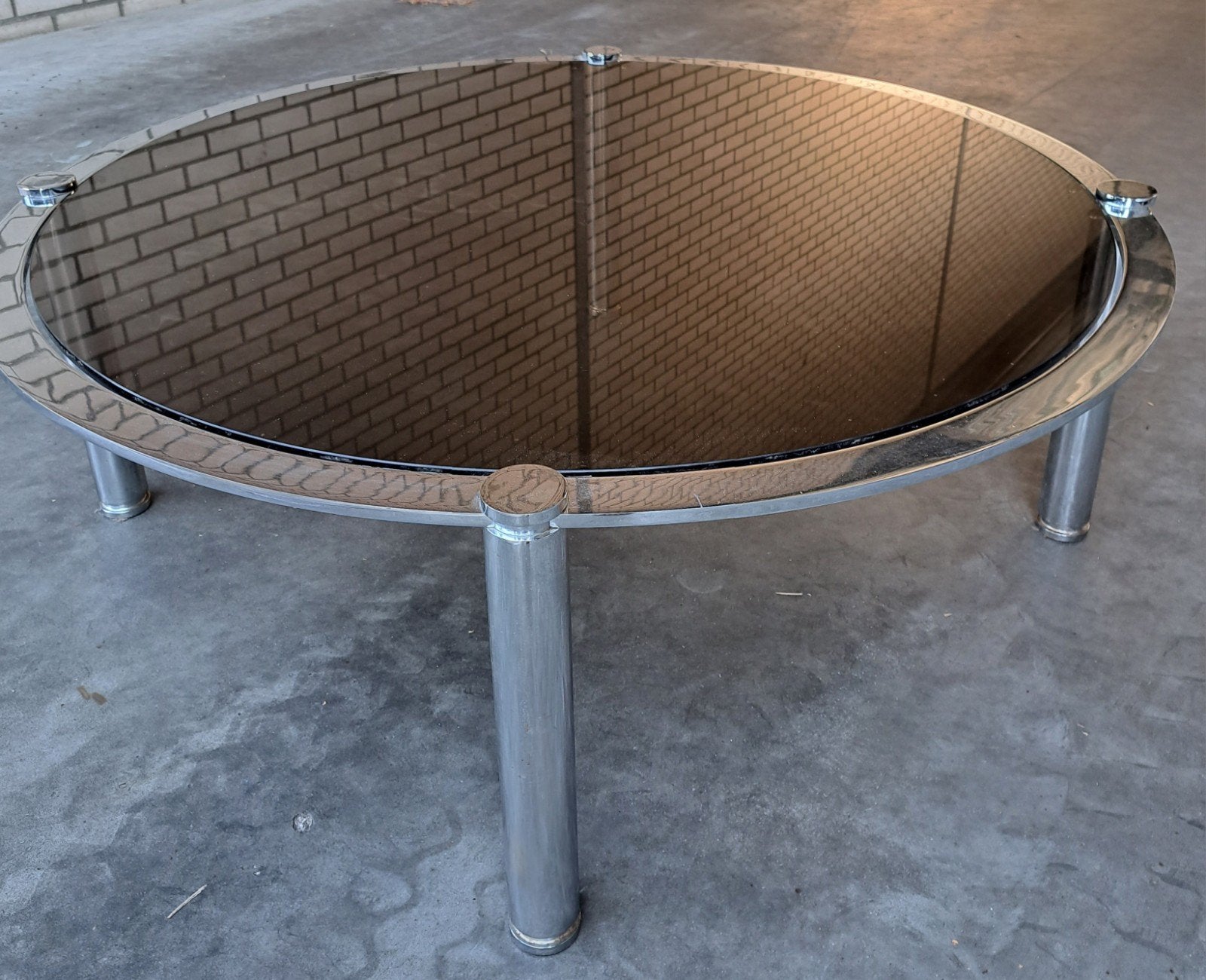 Vintage salontafel rond chrome rookglas, Ophalen, 100 tot 150 cm, 50 tot 100 cm, Metaal