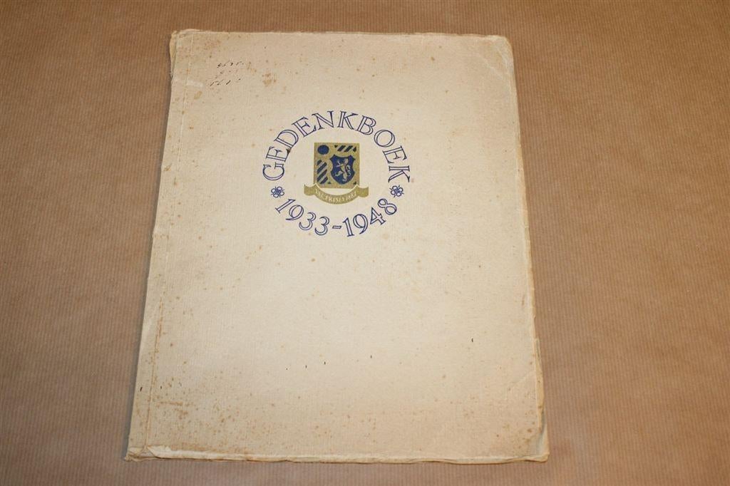 Gedenkboek L.A.C. Frisia 1933-1948, Boeken, Ophalen of Verzenden, Zo goed als nieuw
