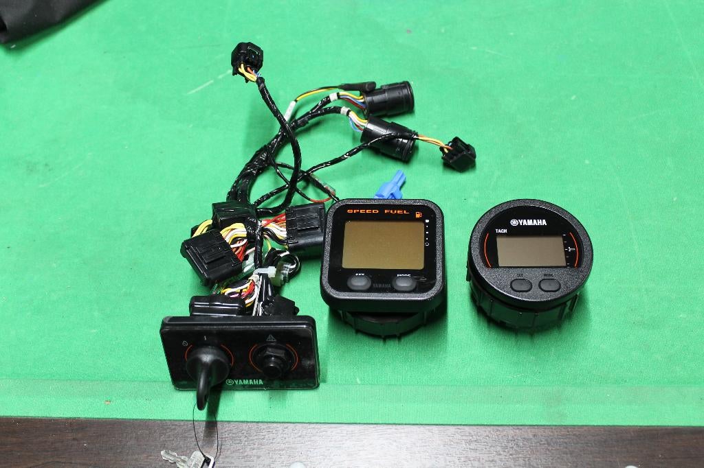 Yamaha 6Y8T-20 Tachmeter 6Y80-01 Speed Fuel contactslot, Ophalen, Nieuw, Motor en Techniek