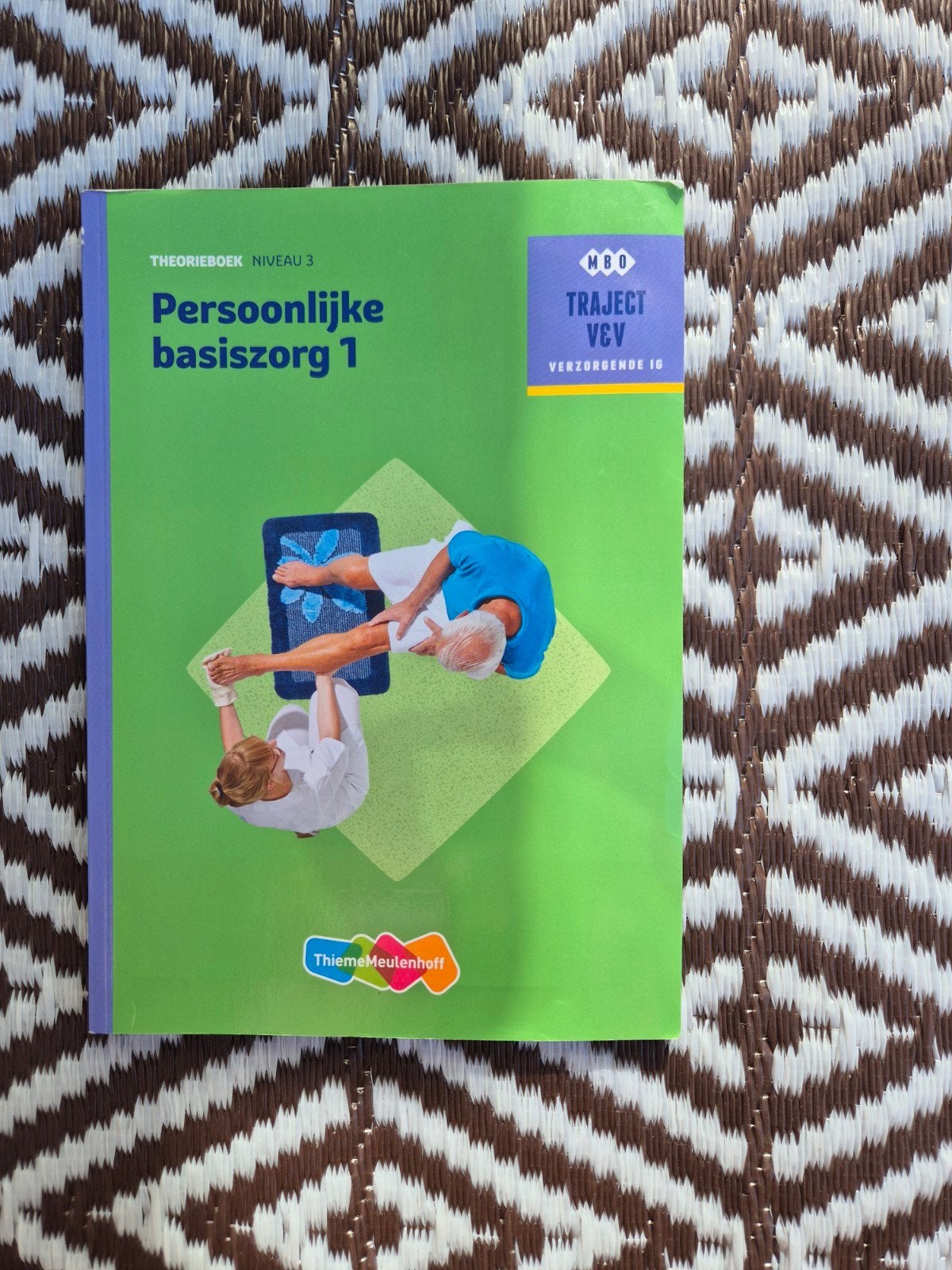 Persoonlijke basiszorg 1 - Theorieboek Niveau 3 MBO V&V, Ophalen of Verzenden, Zo goed als nieuw, MBO, C.A. Abrahamse, C.N. Broeshart, M.B.J. van der Plas
