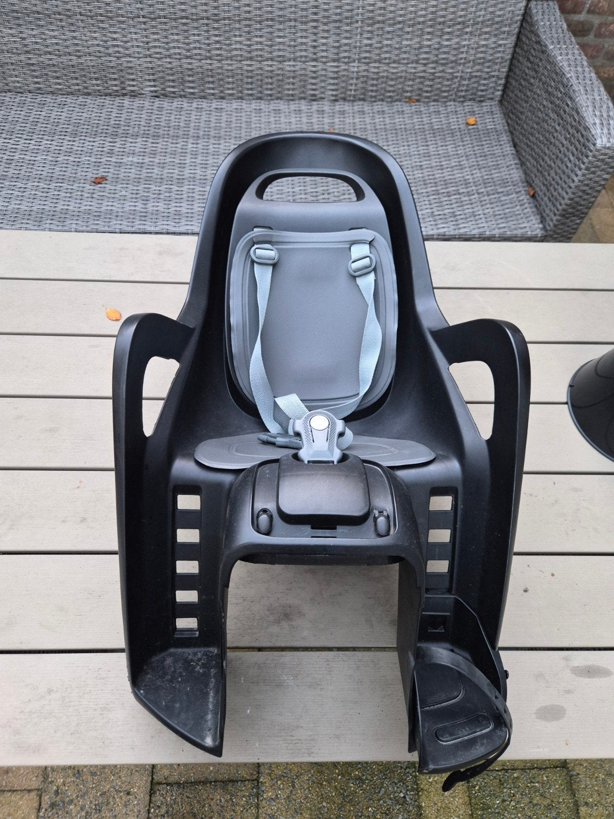 Fietsstoeltje voor kinderen - Achterzitje met voetsteuntjes, Fietsen en Brommers, Ophalen, Achterzitje, 9 t/m 18 kg, Gebruikt