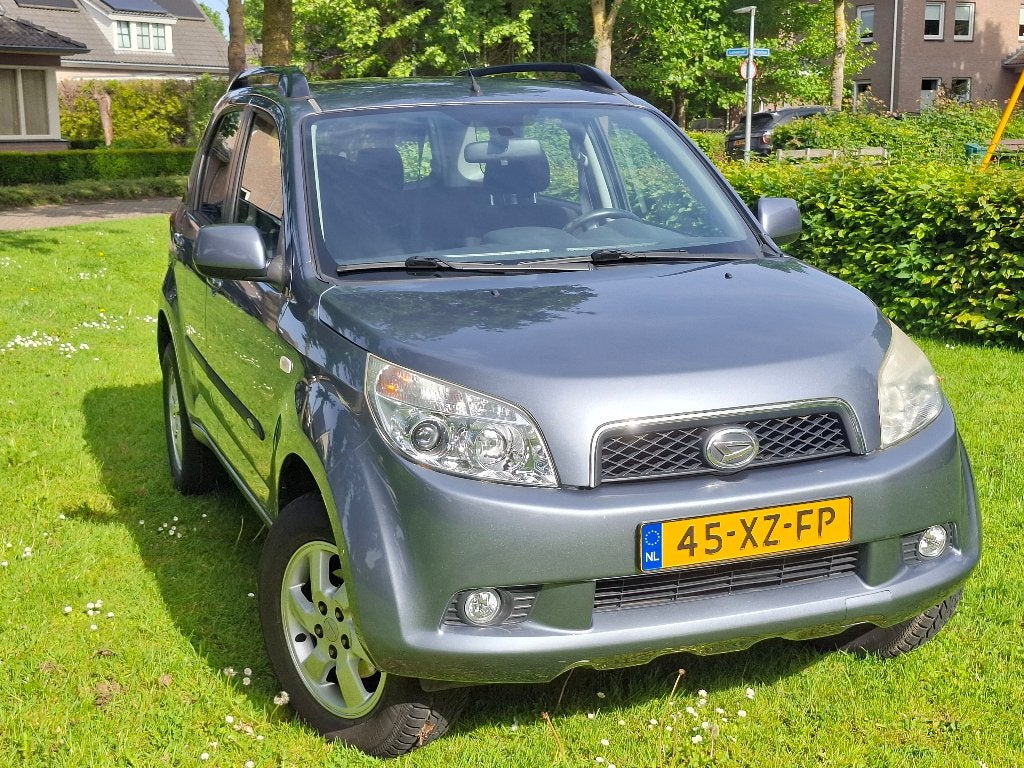 Daihatsu Terios 1.5 2WD AUT 1e eigen., 77k km! airco, trekh., Auto's, Zwart, 400 kg, 49 €/maand, 1125 kg