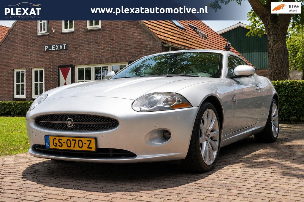 Jaguar XK 4.2 V8 Coupé Aut. | Lederen Dashboard | Alcantara, Achterwielaandrijving, Gebruikt, 4 stoelen, Leder