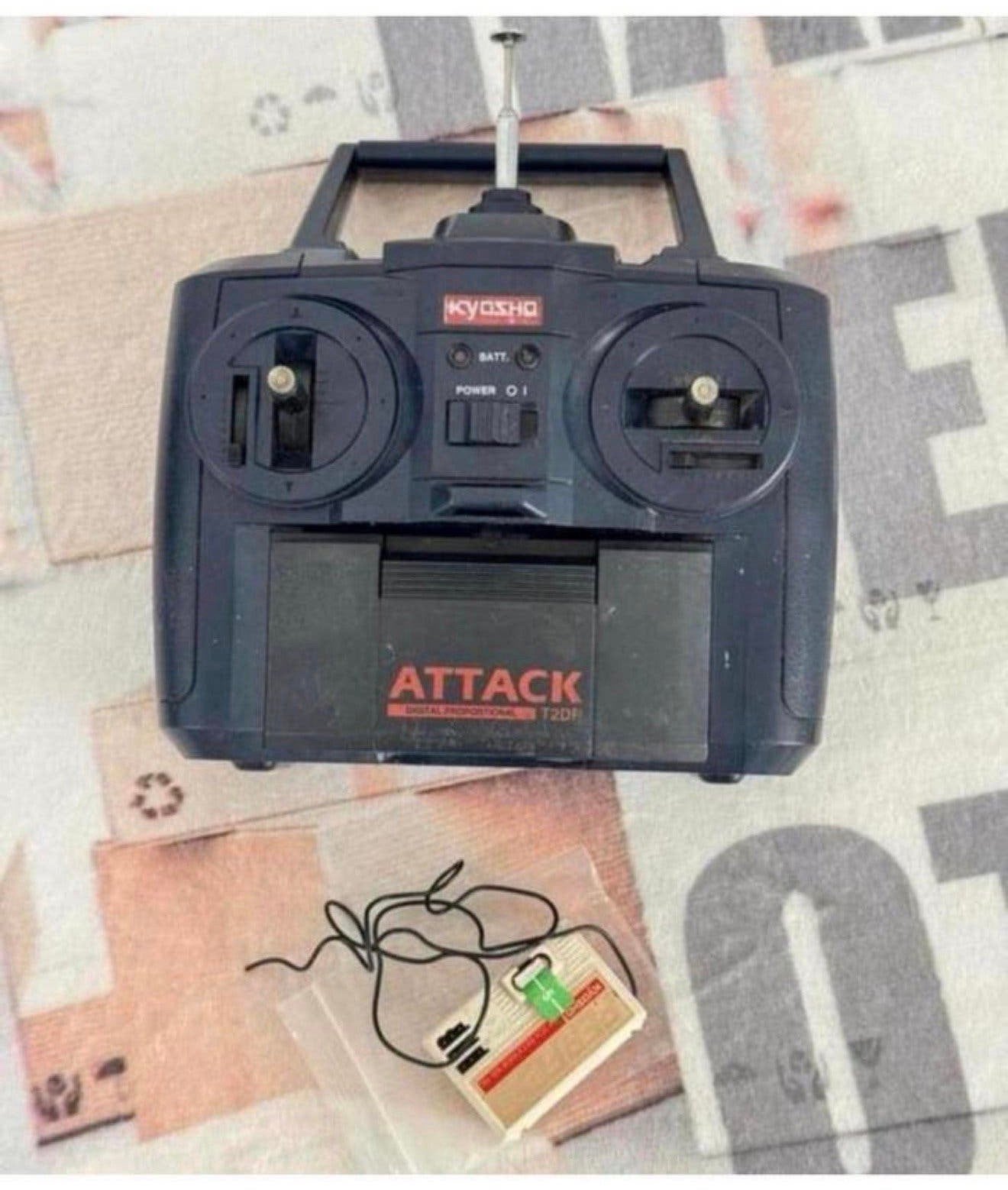 Kyosho Attack T2DR + perflex RC receiver Afstandsbediening, P, P, P, Ophalen of Verzenden