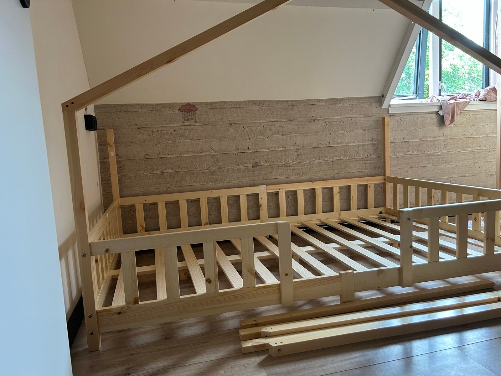 Kinderbed 200x120cm grondbed met dak, incl. matras, Ophalen, Matras, 180 cm of meer, 100 cm of meer