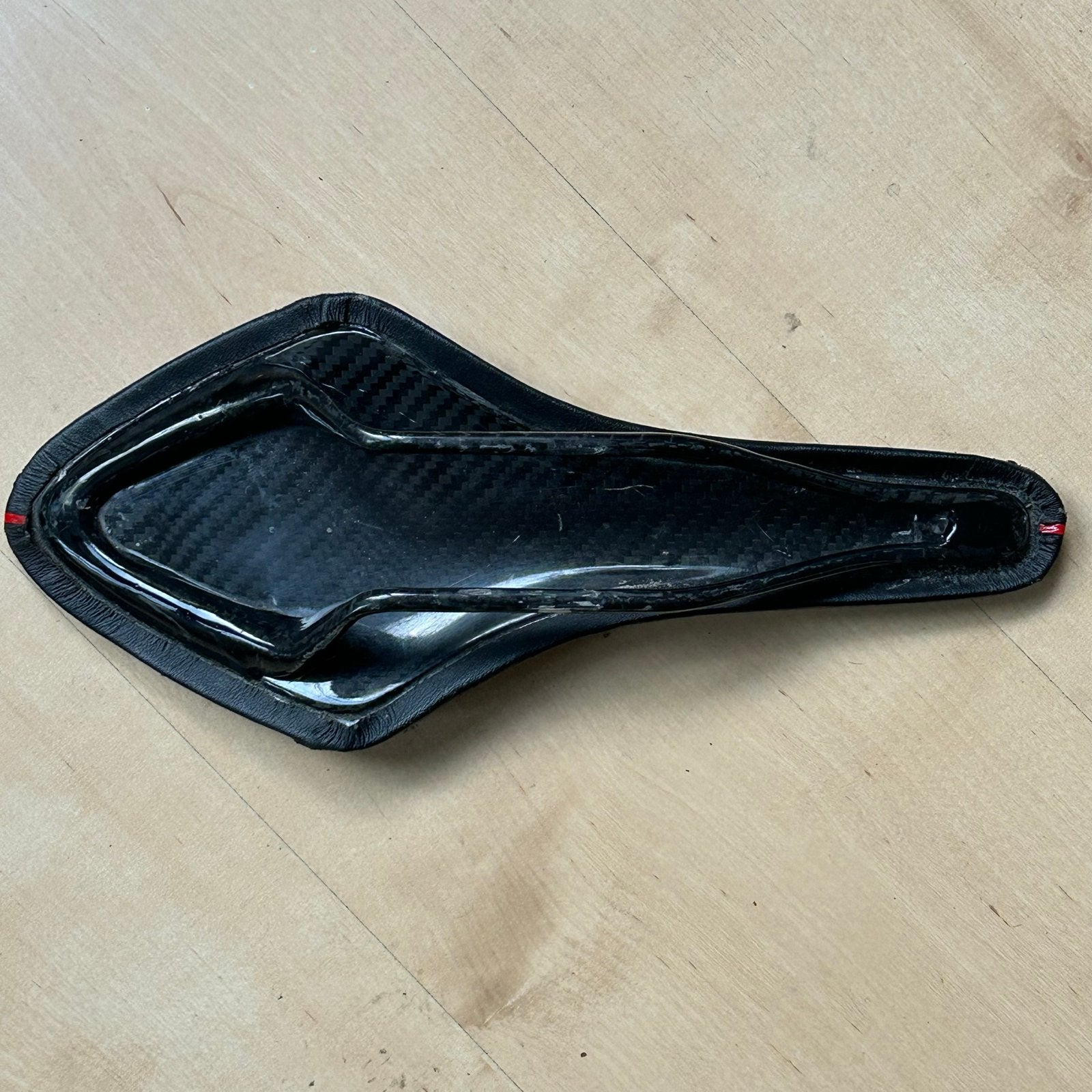 Fizik Arione fietszadel met ovale rails van carbon, Ophalen, Gebruikt, Zadel, Racefiets