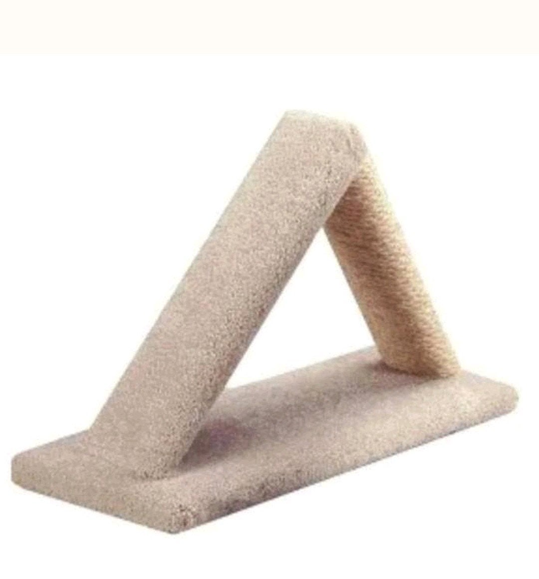 USA Triangle Cat Scratcher with Sisal Carpet Posts, Dieren en Toebehoren, Ophalen of Verzenden, Zo goed als nieuw, Krabpaal