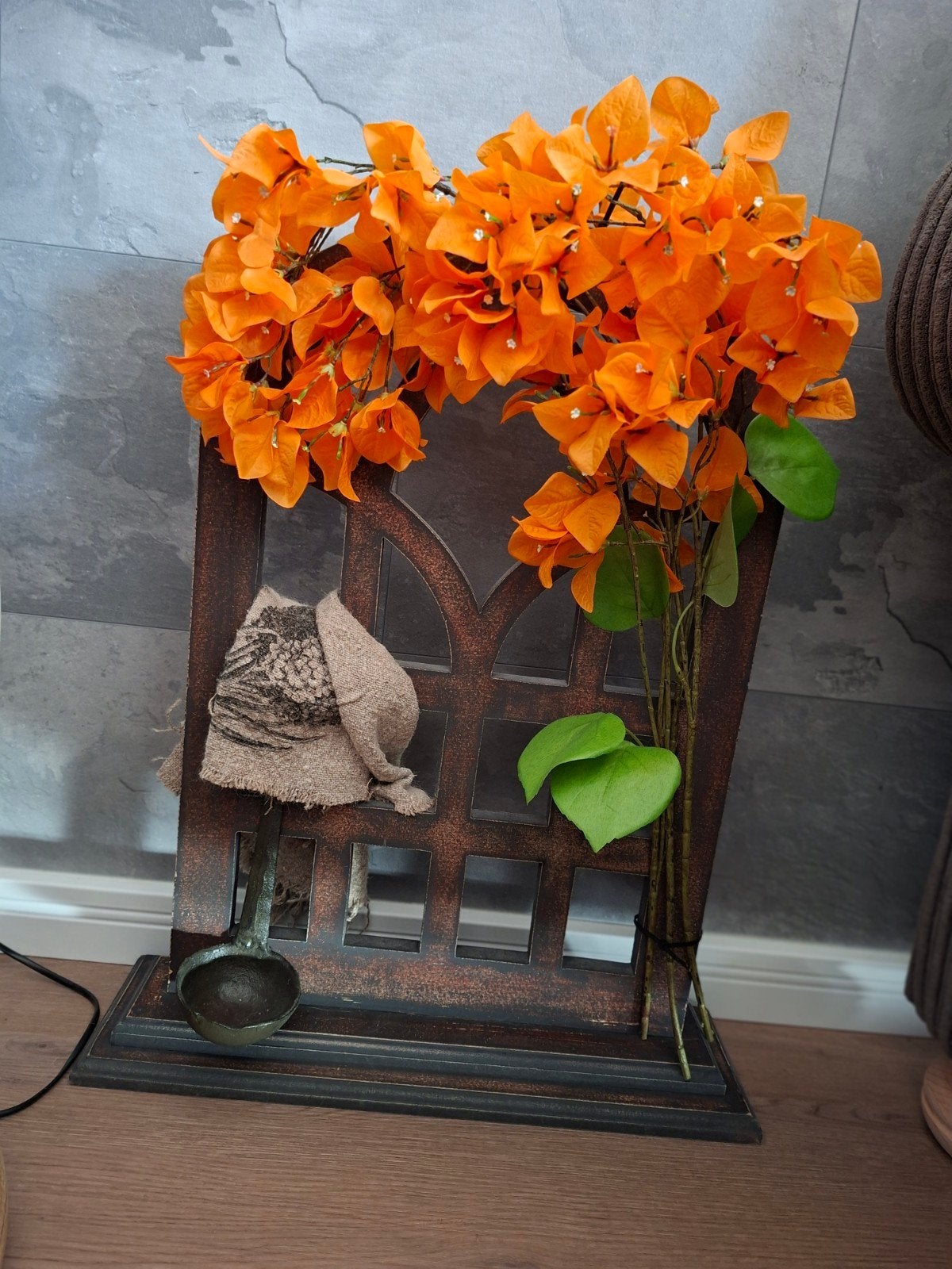 Decoratief raam met accessoires en oranje bloemen, Huis en Inrichting, Ophalen, Gebruikt, Meerkleurig, Landelijk