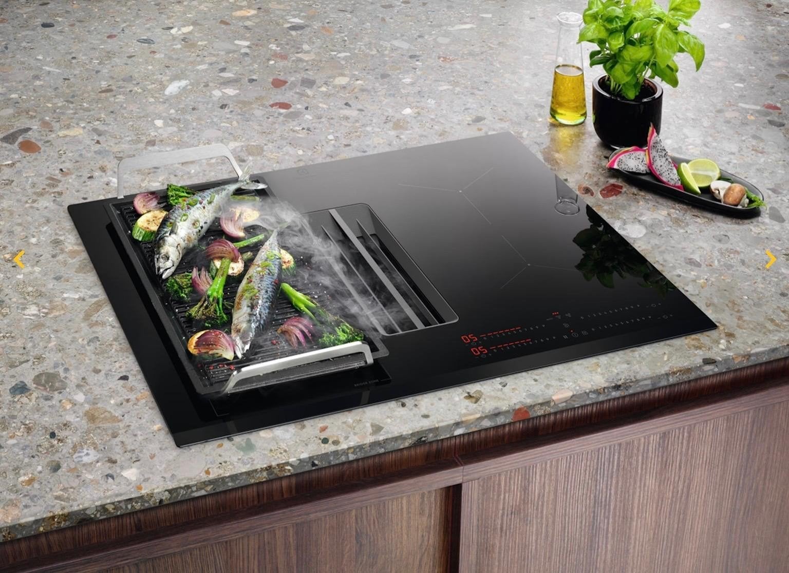 kookplaat met afzuiging, koel/vrieskast ,oven en vaatwasser, Ophalen, Nieuw, 4 kookzones, Inbouw
