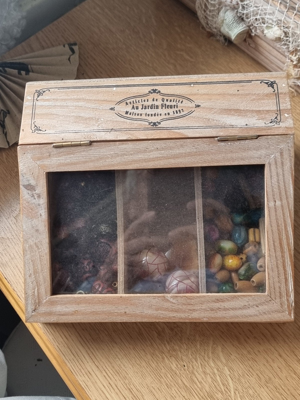 Houten" minikasje" met kralen voor het maken van sieraden, Ophalen of Verzenden, Kraal