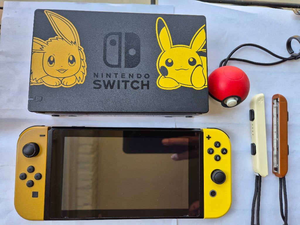 Let's Go Pikachu & Eevee Editie, Ophalen of Verzenden, Gebruikt, Met 2 controllers, Switch Original