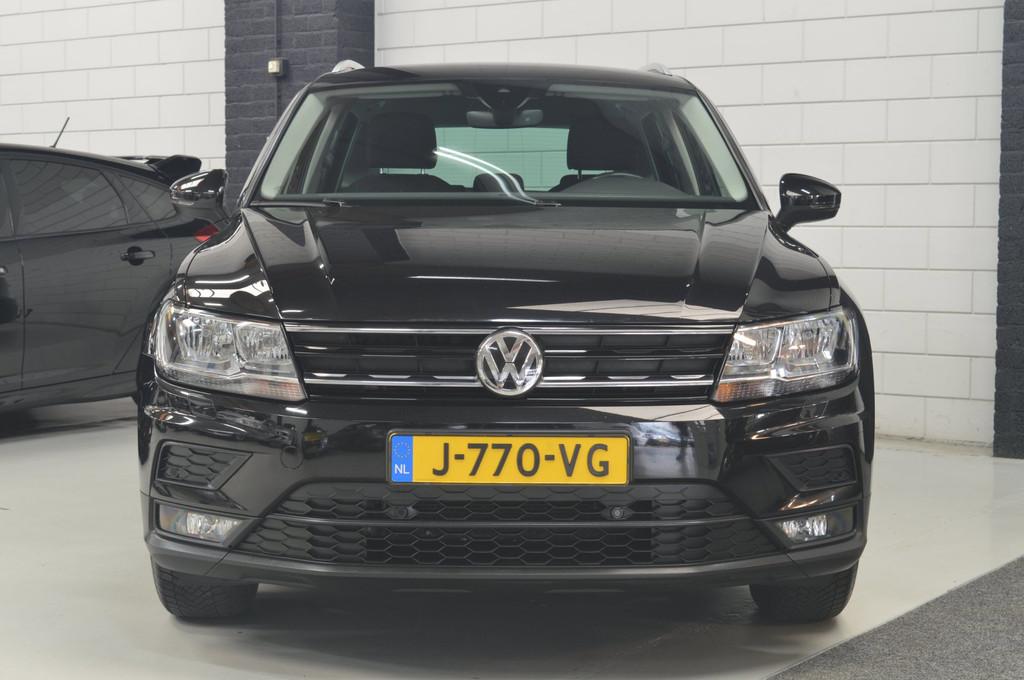 Volkswagen Tiguan 1.5 TSI Comfortline Business IQ.DRIVE, Stof, 4 cilinders, Zwart, Handgeschakeld