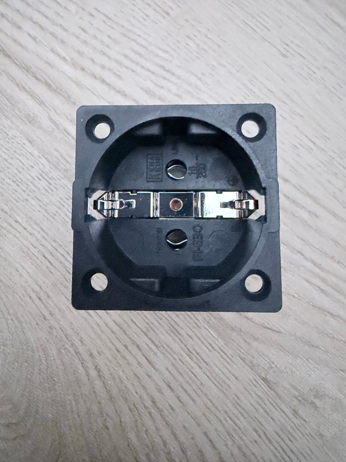 Furutech FI-E30 Rhodium Schuko wandcontactdoos - Nieuw, Ophalen of Verzenden, Nieuw