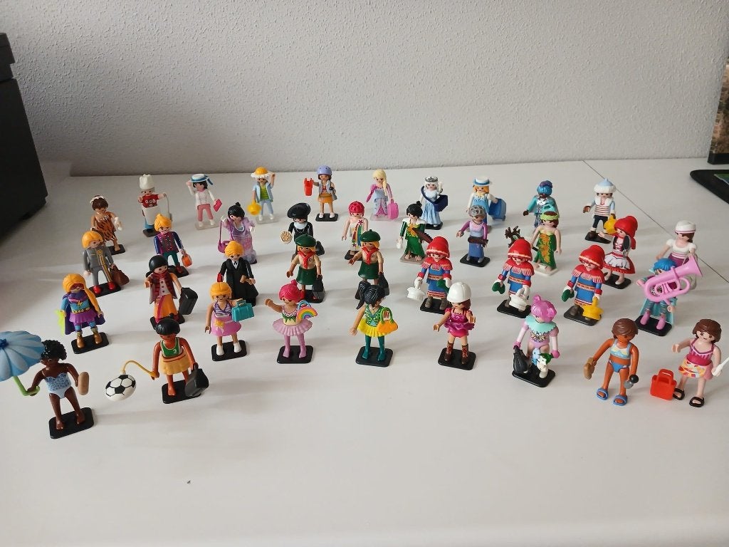 38 Playmobil poppetjes (meisjes) met accessoires, Ophalen of Verzenden, Zo goed als nieuw