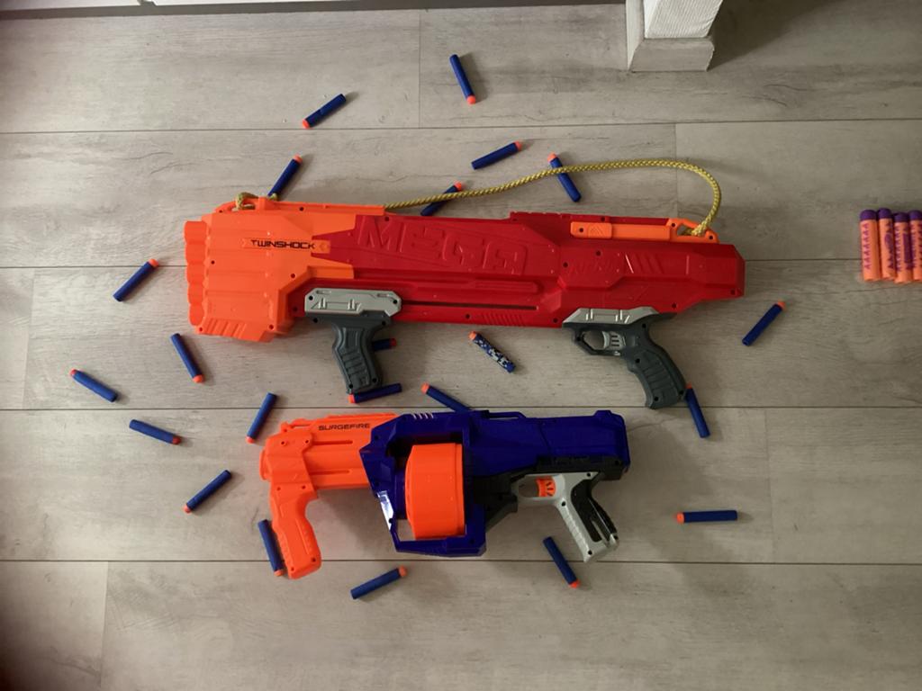 Nerf Mega Twinshock & Surgefire Blasters met pijltjes, Ophalen of Verzenden, Zo goed als nieuw, Jongen of Meisje