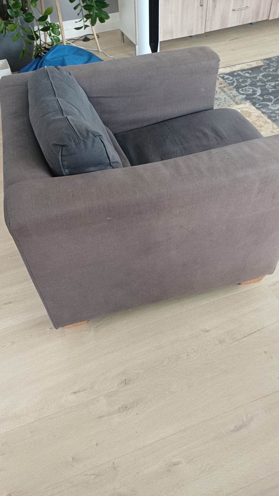Comfortabele grijze fauteuil, Ophalen, Gebruikt, Modern comfort, 75 tot 100 cm