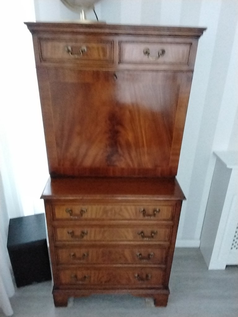Exclusieve notenhouten secretaire/schrijfbureau, Ophalen