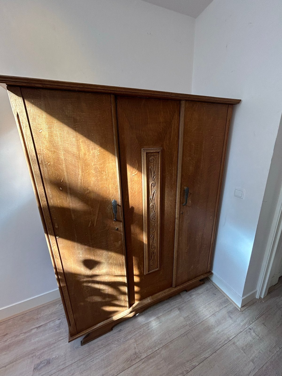 Antieke houten kledingkast met 3 deuren, Antiek en Kunst, Antiek | Meubels | Kasten, Ophalen