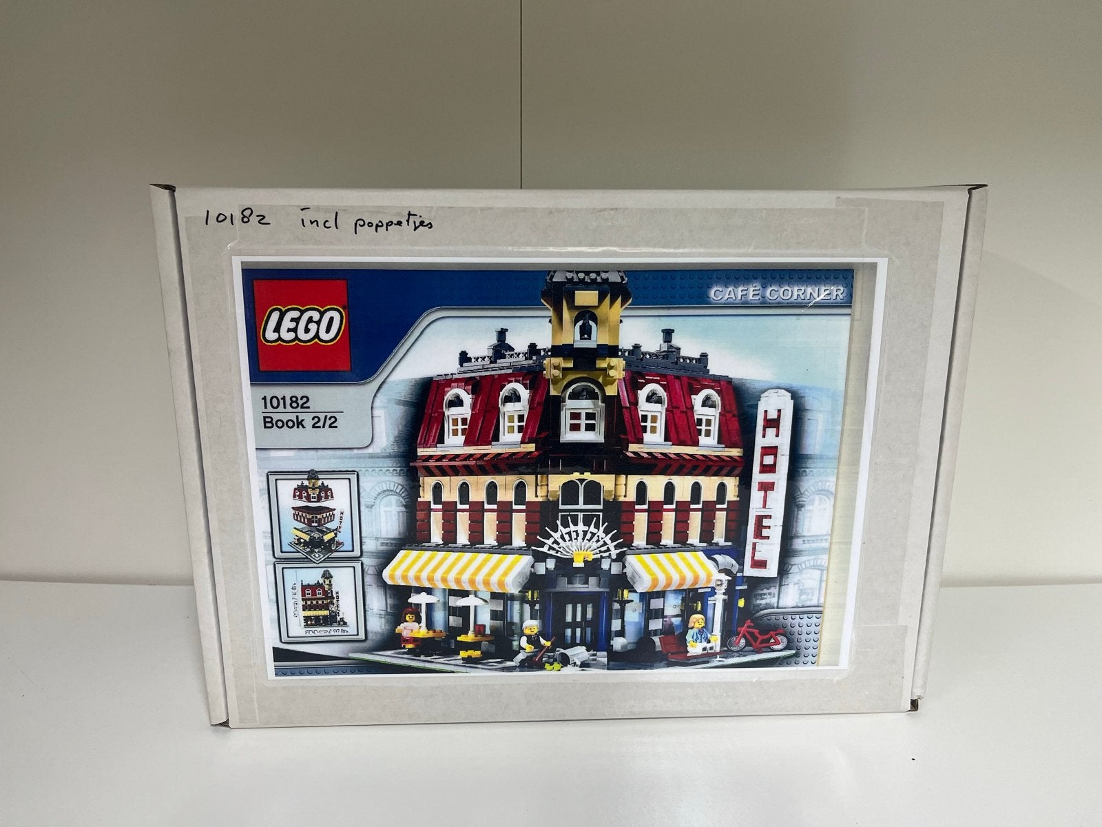 Advertentiefoto van LEGO 10182 Cafe Corner - Modulair Gebouw