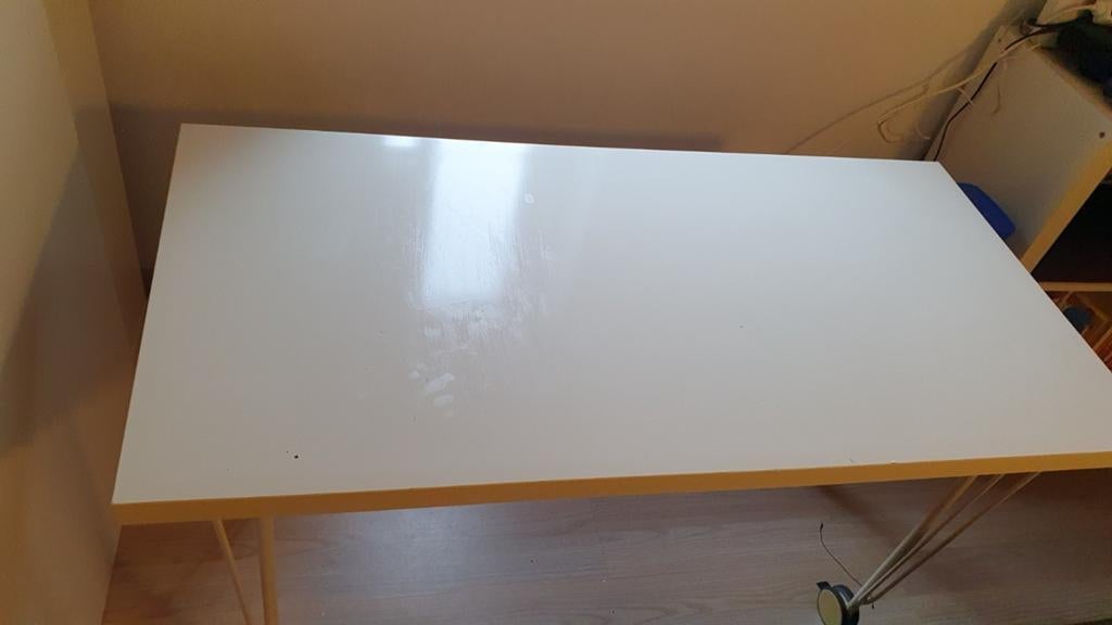 Ikea verrijdbaar bureautje, Huis en Inrichting, Bureaus, Ophalen of Verzenden, Gebruikt