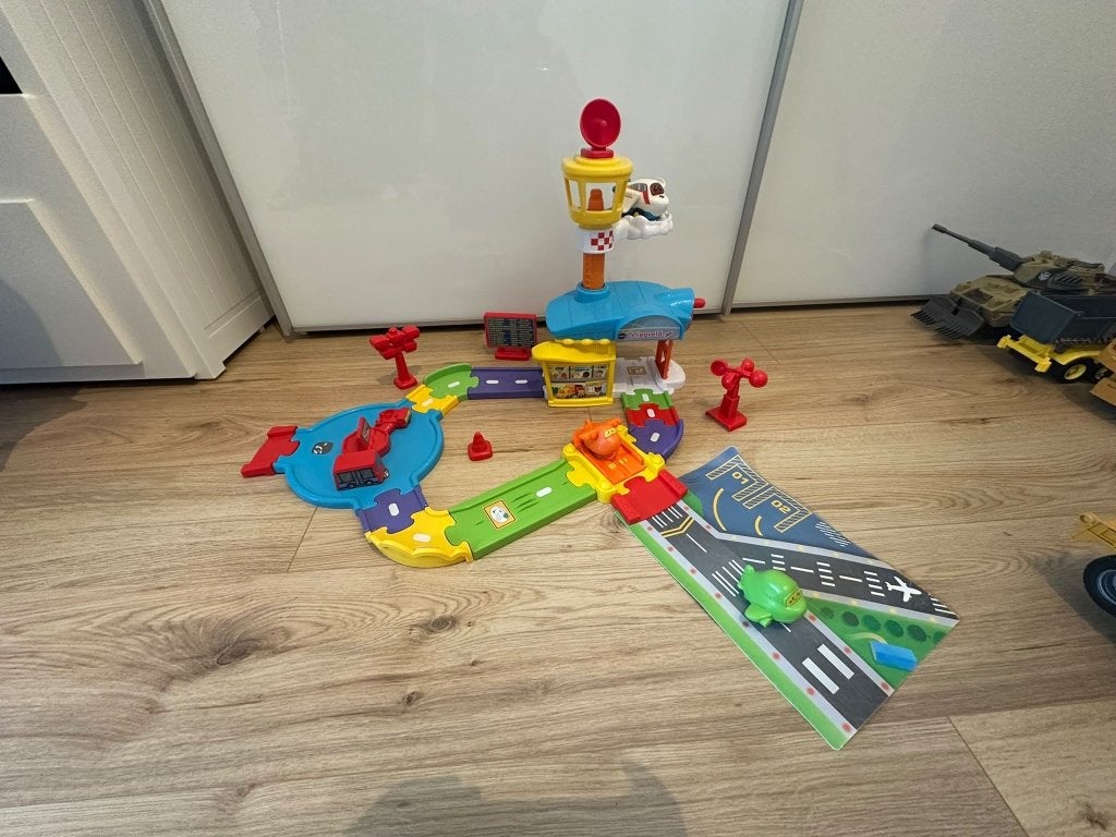 TOET TOET VLIEGVELD, Ophalen, Zo goed als nieuw, 2 tot 4 jaar