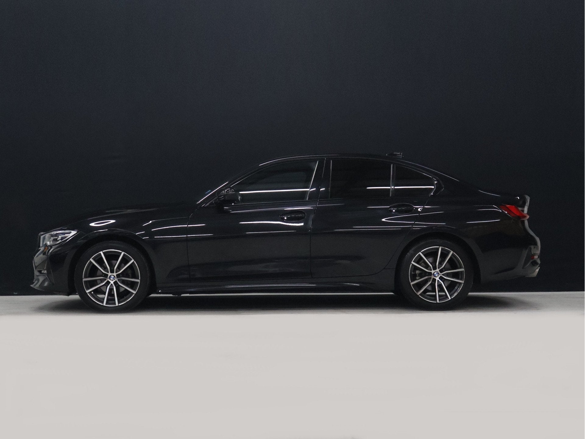 BMW 3 Serie 318i M Sport [APPLE CARPLAY, CRUISE CONTROL, DIG, Automaat, Achterwielaandrijving, Gebruikt, Euro 6
