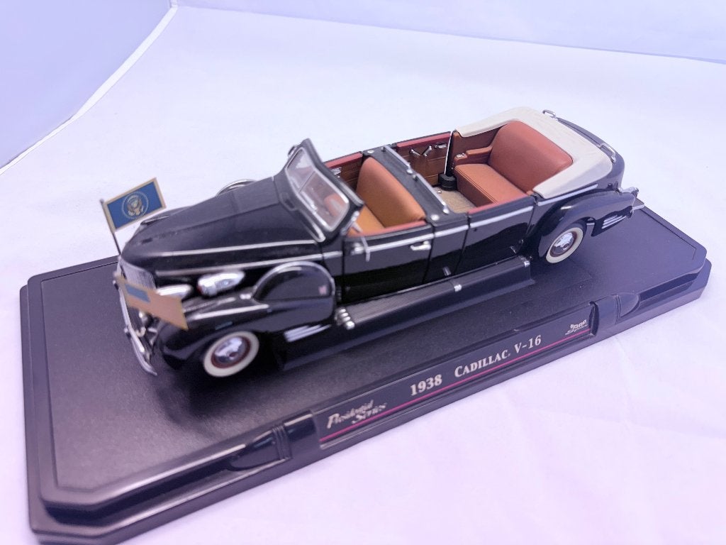 Road Signature Cadillac V-16 Presidential Limousine, Ophalen of Verzenden, Zo goed als nieuw, Auto, Overige merken