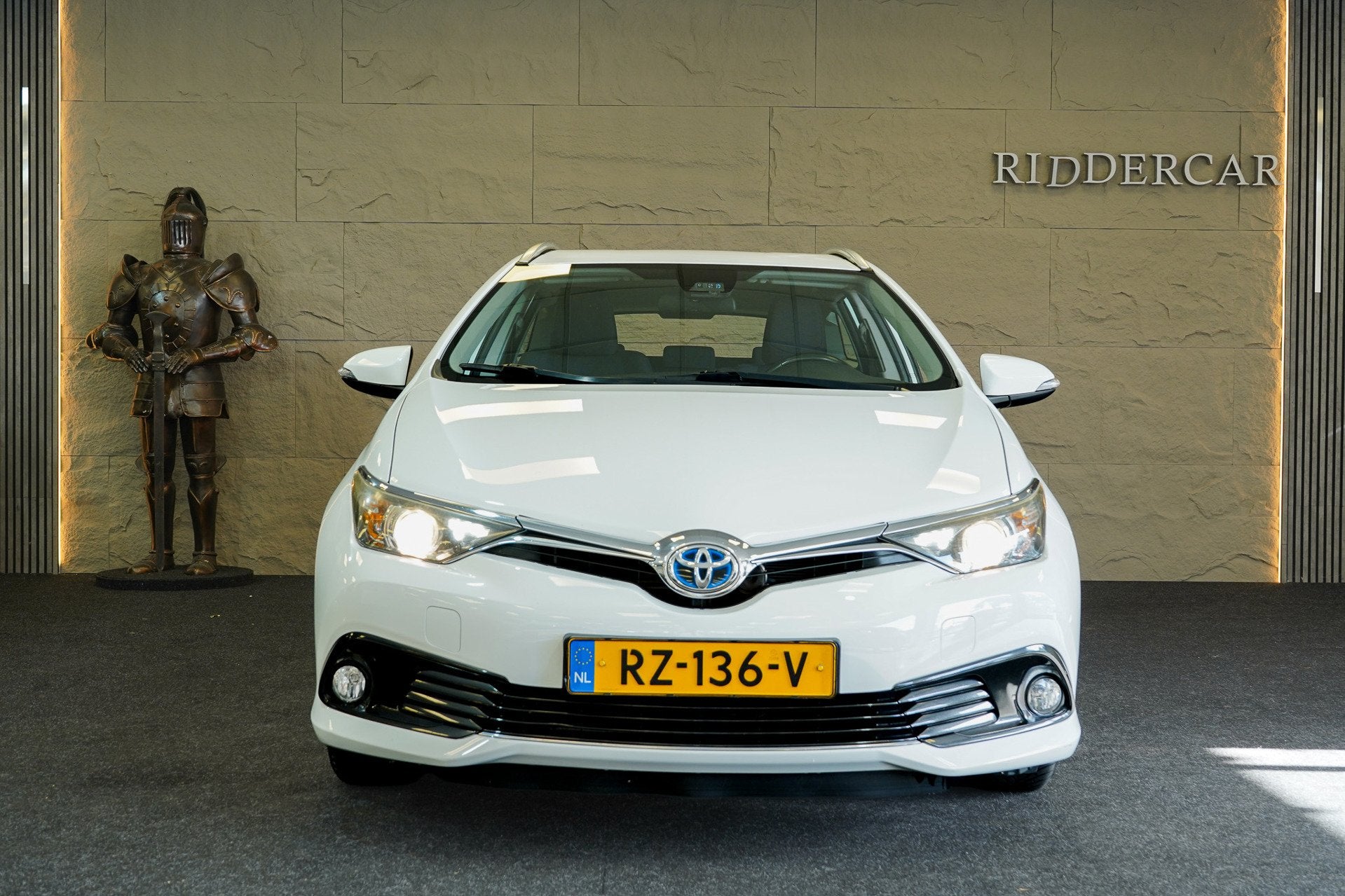 Toyota Auris 1.8 Hybrid Dynamic|GARANTIE|NAVI|CRUISE|VELGEN|, Auto's, 28 km/l, Gebruikt, Euro 6, Verwarmde buitenspiegels