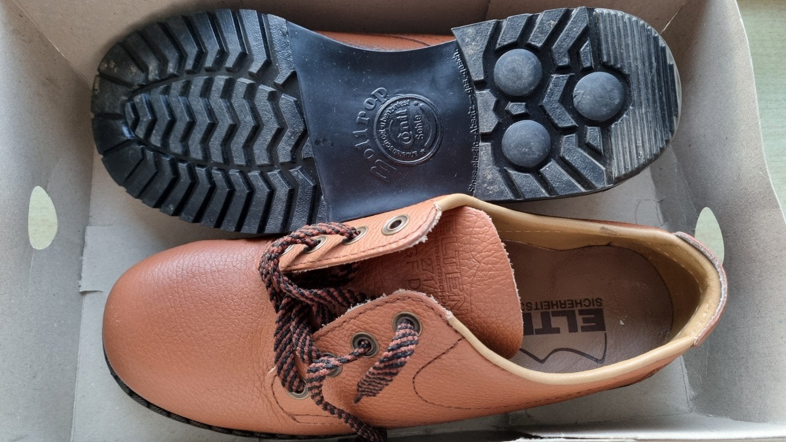 Nieuwe veiligheidsschoenen met stalen neus, maat 40, Ophalen of Verzenden, Nieuw