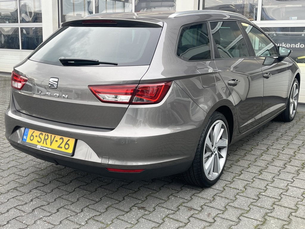 SEAT Leon ST 1.2 TSI DSG Automaat Style Business ACC Trekhaa, Euro 5, Gebruikt, Zwart, 4 cilinders